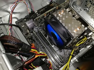 探秘電腦機(jī)箱內(nèi)部 認(rèn)識計(jì)算機(jī)主機(jī)核心硬件